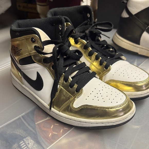 Nike air Jordan 1 mid metallic Gold - Picture 1 of 12